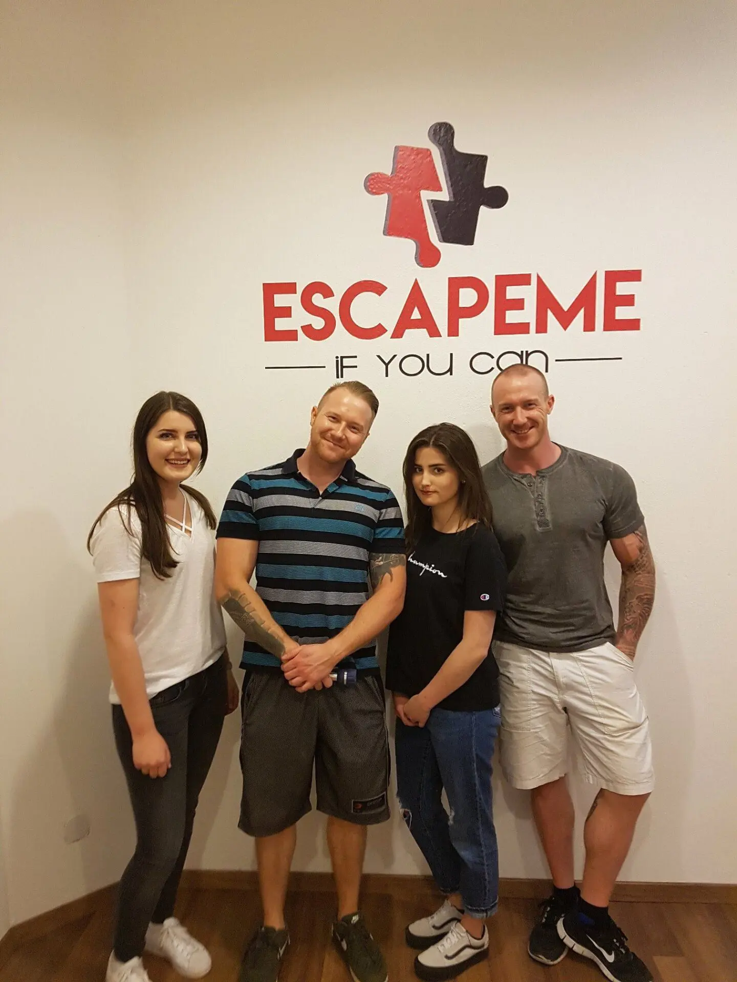 Team meistert Zimmer 224 bei EscapeMe in Linz