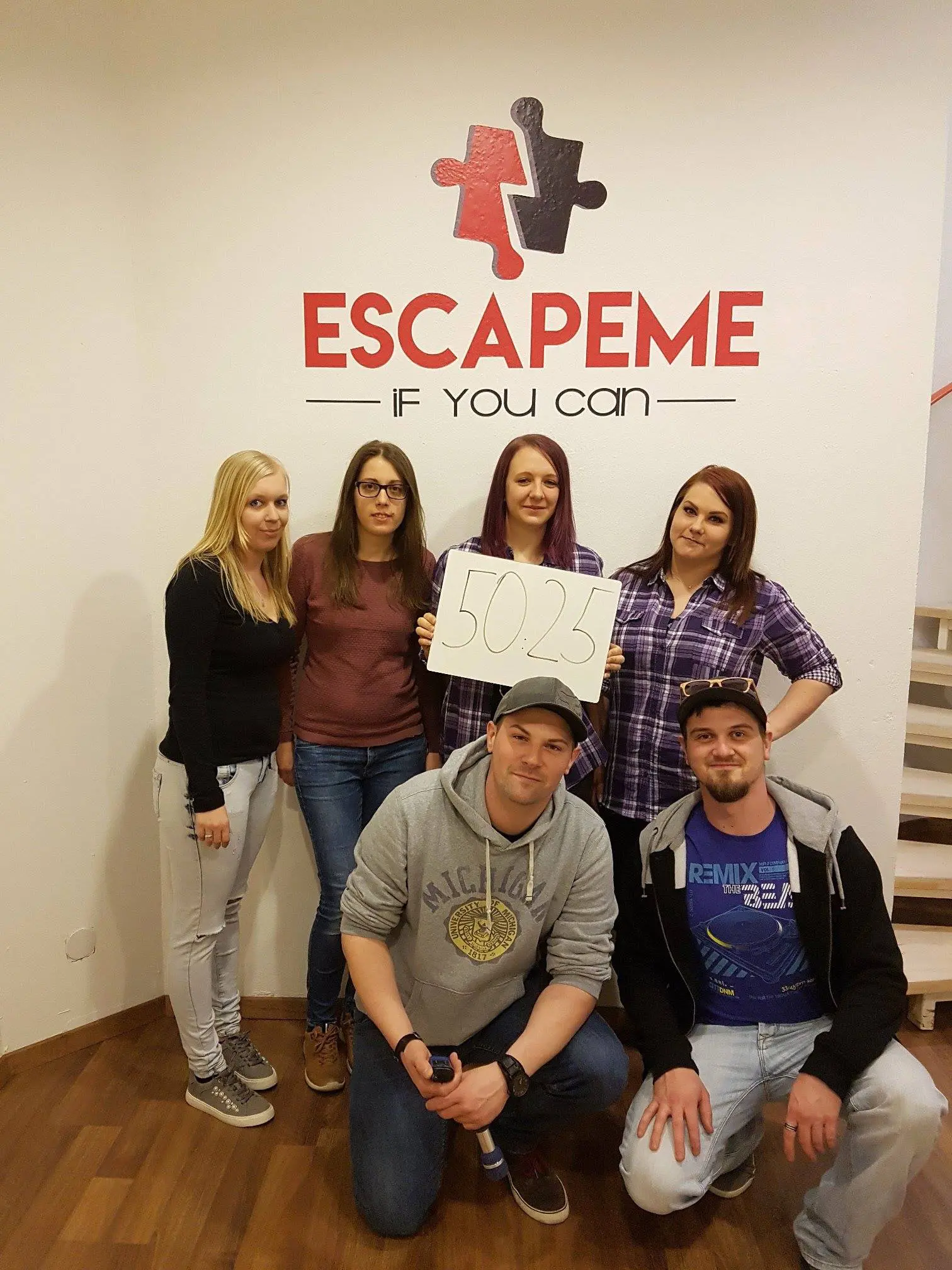 Firmenteam beim Teambuilding Escape Room in Linz